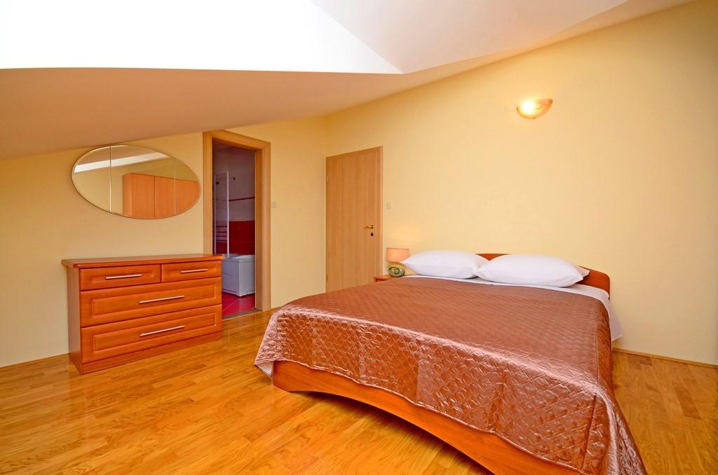 Apartment Luxury Cream Kastela Room photo