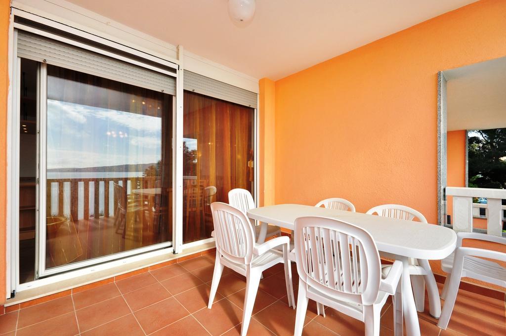 Apartment Luxury Cream Kastela Room photo
